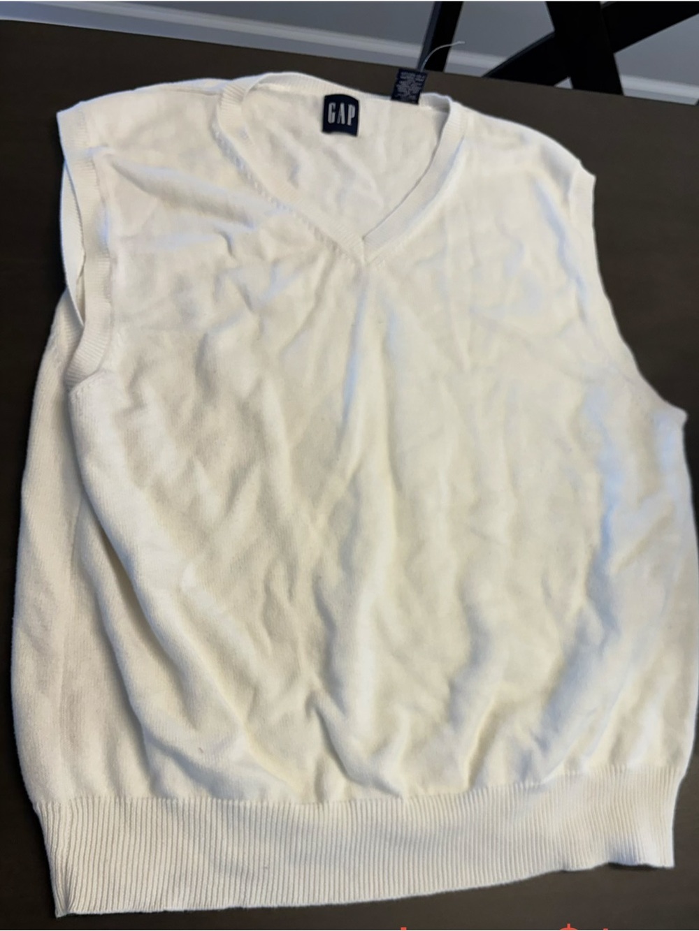 GAP White V-Neck Knit Sweater Vest